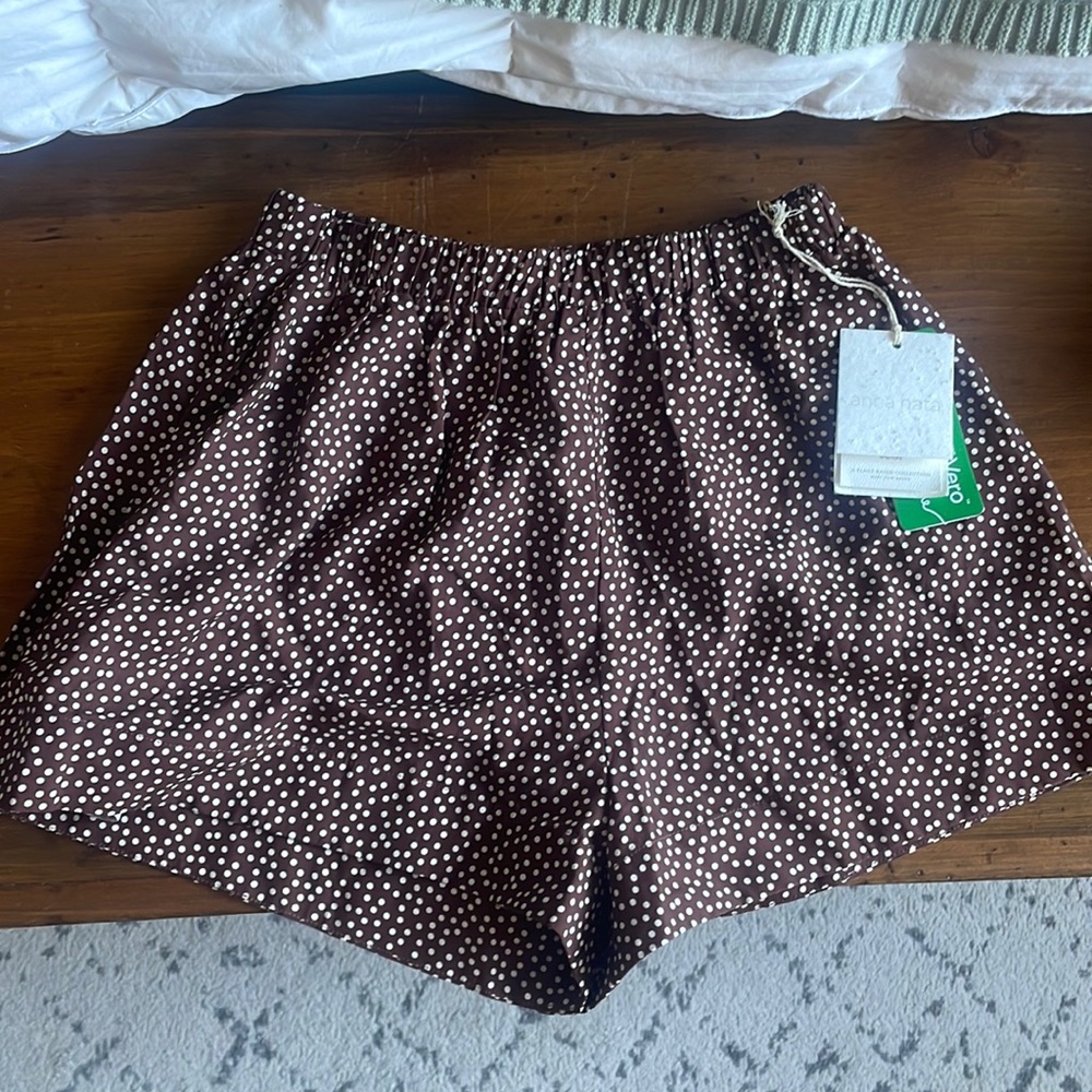 Anna Nara loose shorts with pockets